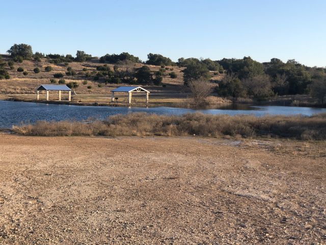 1102 Bluffview Ct, Glen Rose, TX 76043