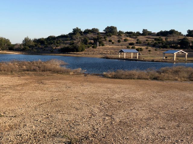 1102 Bluffview Ct, Glen Rose, TX 76043