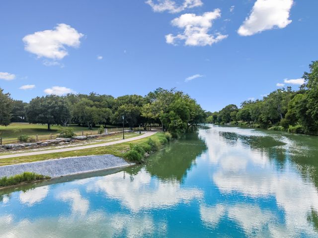 1102 Bluffview Ct, Glen Rose, TX 76043