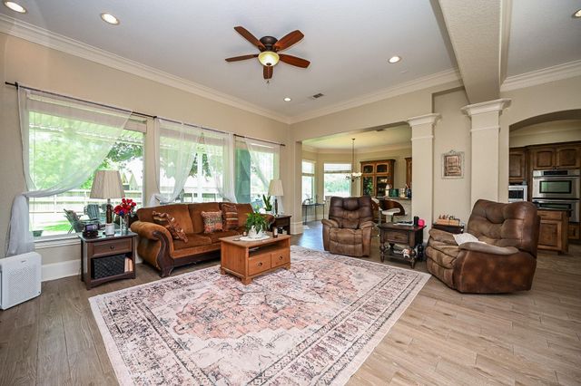 57 Cloverdale Court, Montgomery, TX 77356