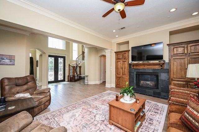 57 Cloverdale Court, Montgomery, TX 77356