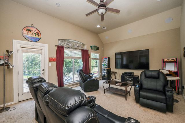 57 Cloverdale Court, Montgomery, TX 77356