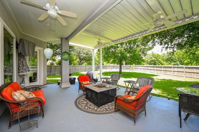 57 Cloverdale Court, Montgomery, TX 77356