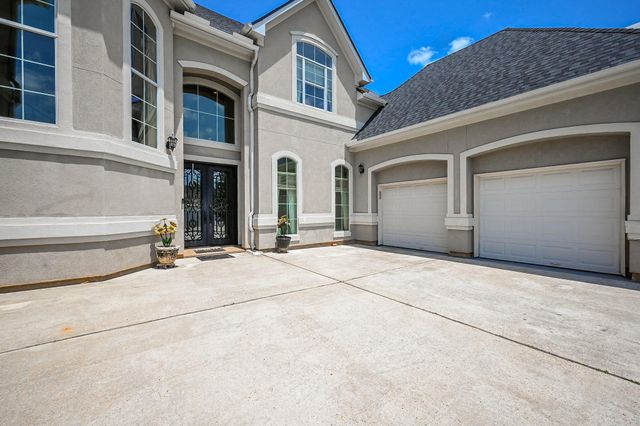 57 Cloverdale Court, Montgomery, TX 77356