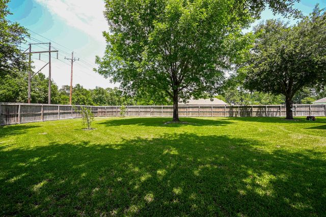 57 Cloverdale Court, Montgomery, TX 77356