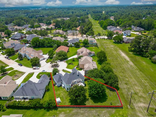 57 Cloverdale Court, Montgomery, TX 77356