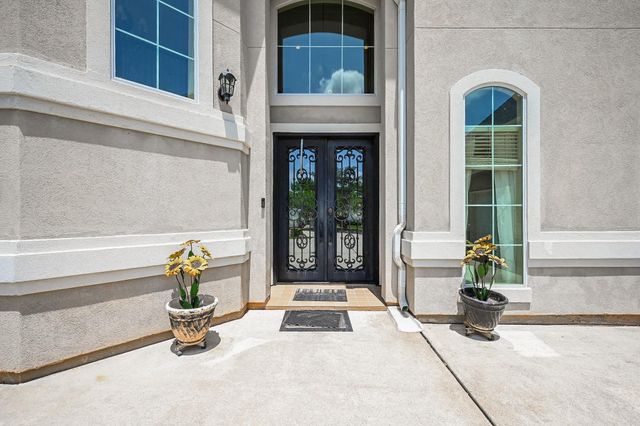 57 Cloverdale Court, Montgomery, TX 77356