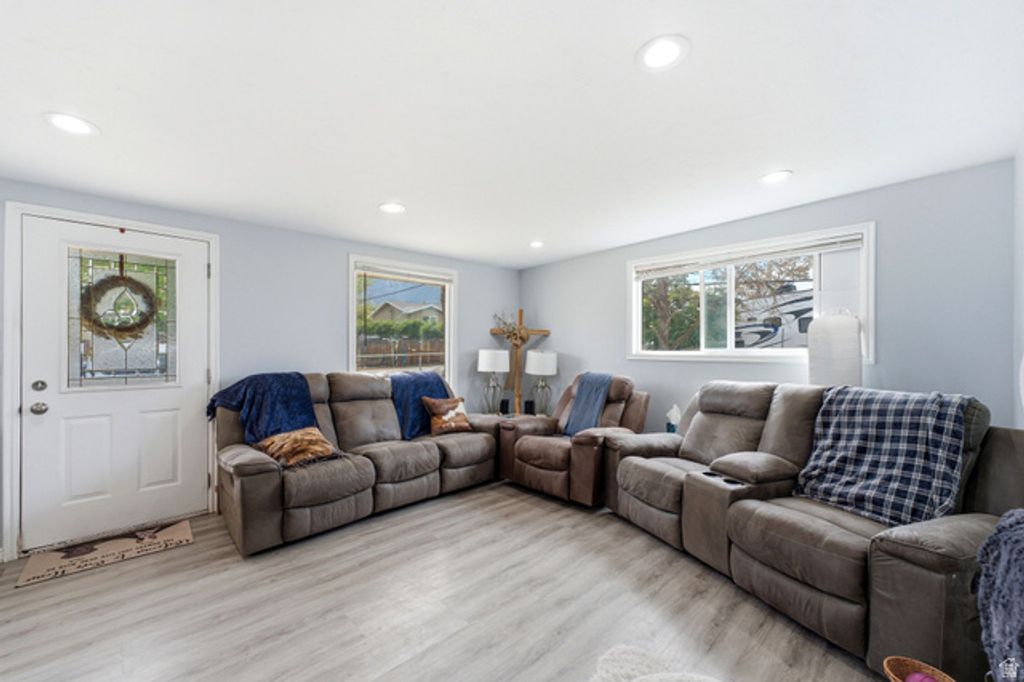 10384 S AMARYLLIS DR, White City, UT 84094 — photo 5
