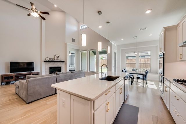 8283 Vitex Avenue, Dallas, TX 75252