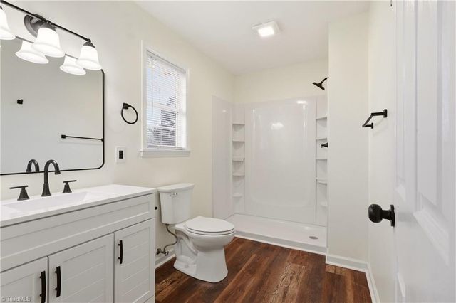 3206 Crestview Drive, High Point, NC 27260