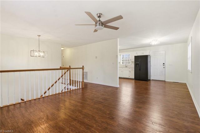 3206 Crestview Drive, High Point, NC 27260