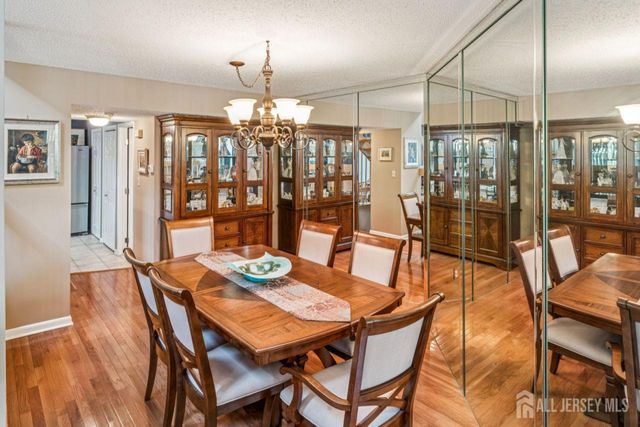 75 Linda Lane, Edison, NJ 08820