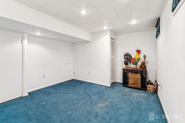 75 Linda Lane, Edison, NJ 08820