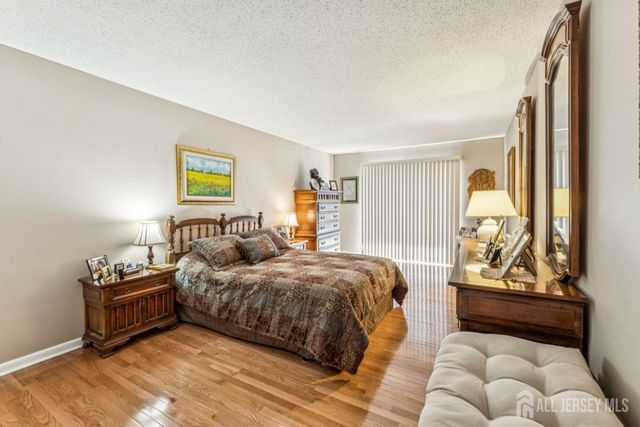 75 Linda Lane, Edison, NJ 08820