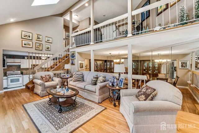 75 Linda Lane, Edison, NJ 08820