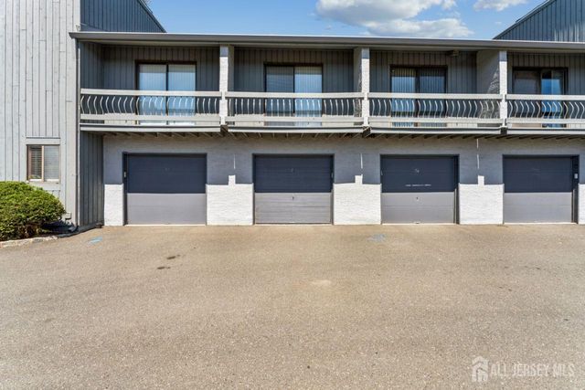 75 Linda Lane, Edison, NJ 08820