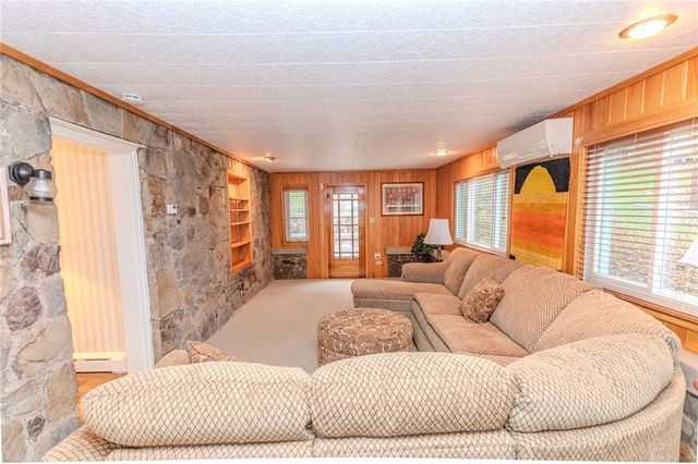 1025 Isabella Road, Connellsville, PA 15425