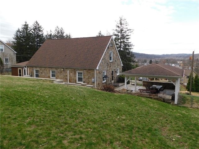 1025 Isabella Road, Connellsville, PA 15425