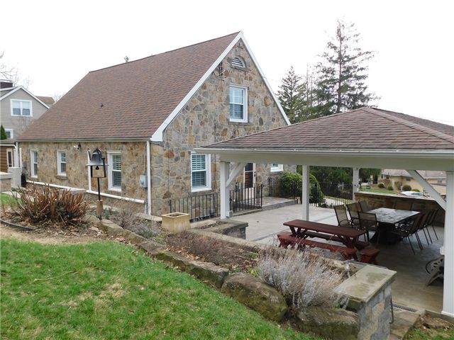 1025 Isabella Road, Connellsville, PA 15425