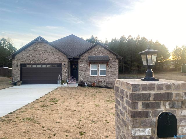 13 Kaylee Loop Road, Hartselle, AL 35640