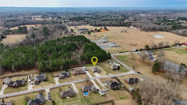13 Kaylee Loop Road, Hartselle, AL 35640