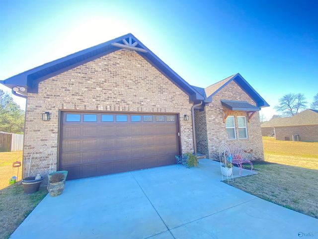 13 Kaylee Loop Road, Hartselle, AL 35640