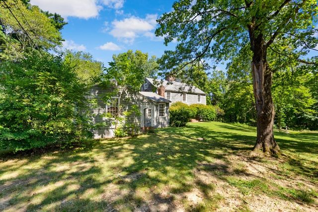220 Essex St, Lynnfield, MA 01940