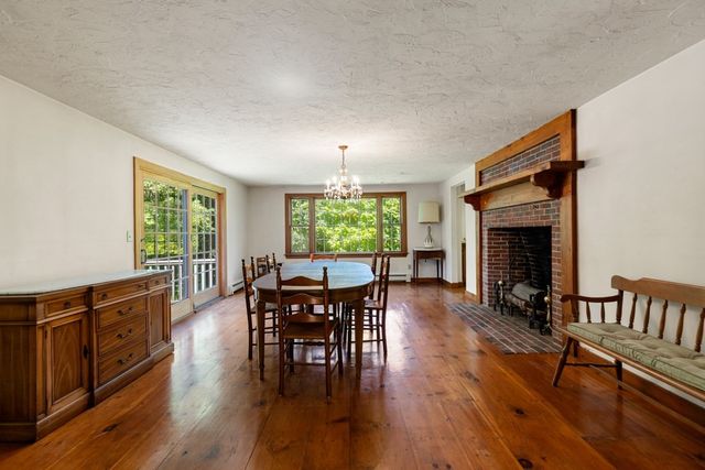 220 Essex St, Lynnfield, MA 01940