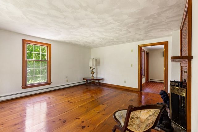 220 Essex St, Lynnfield, MA 01940