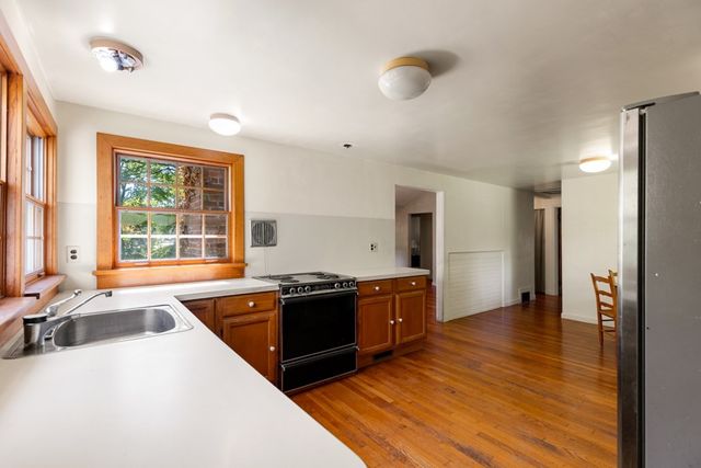 220 Essex St, Lynnfield, MA 01940