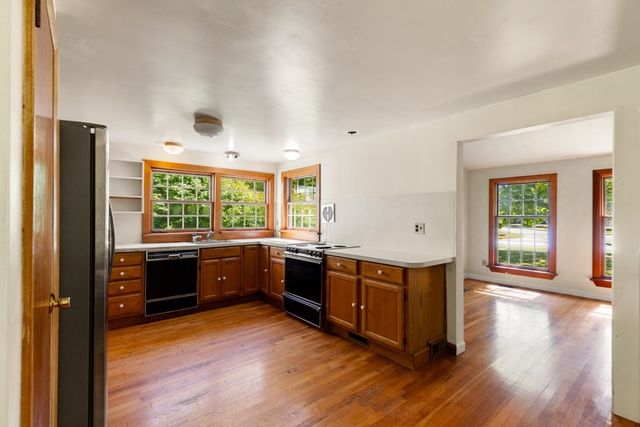 220 Essex St, Lynnfield, MA 01940