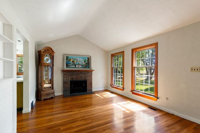 220 Essex St, Lynnfield, MA 01940