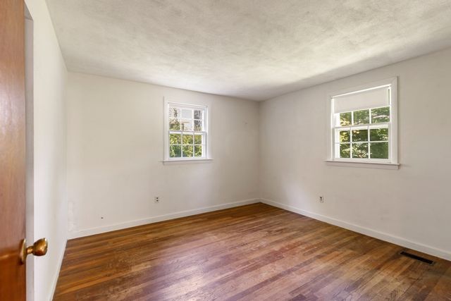 220 Essex St, Lynnfield, MA 01940