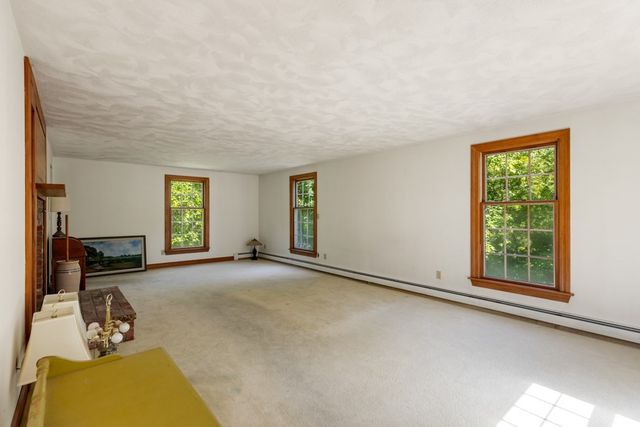 220 Essex St, Lynnfield, MA 01940