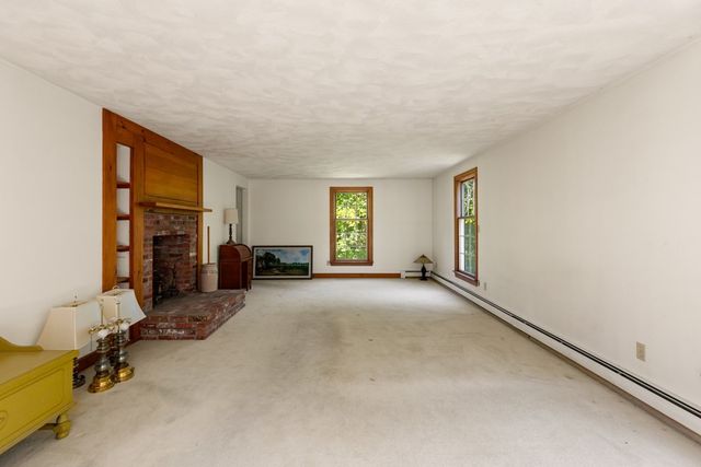 220 Essex St, Lynnfield, MA 01940
