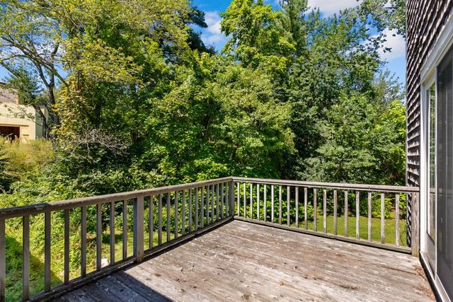220 Essex St, Lynnfield, MA 01940