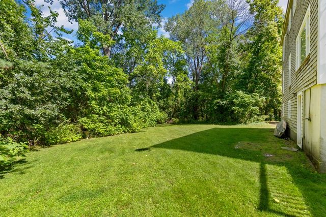 220 Essex St, Lynnfield, MA 01940