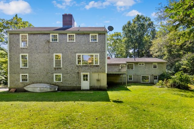 220 Essex St, Lynnfield, MA 01940