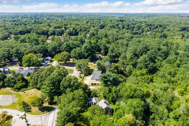 220 Essex St, Lynnfield, MA 01940
