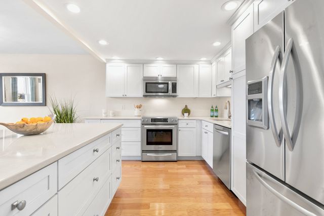 47 Harvard St B403, Boston, MA 02129