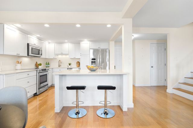 47 Harvard St B403, Boston, MA 02129