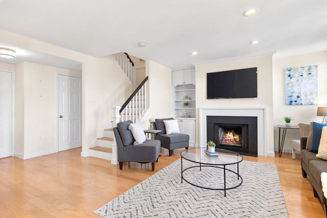 47 Harvard St B403, Boston, MA 02129