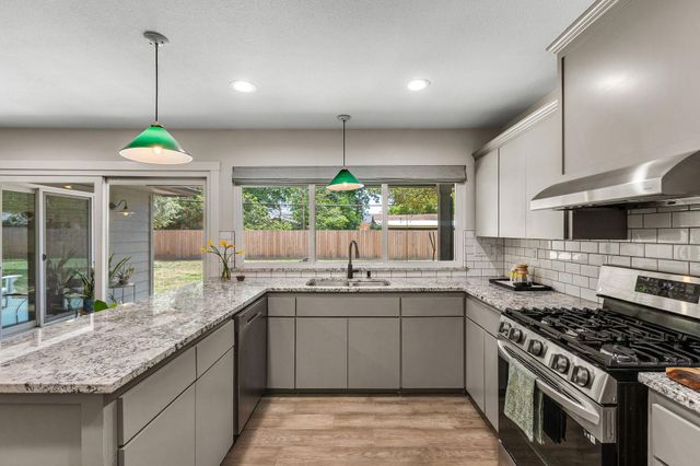 908 Merritt DR, Lockhart, TX 78644