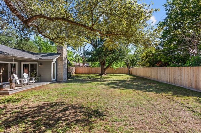 908 Merritt DR, Lockhart, TX 78644