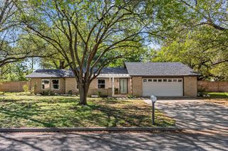 908 Merritt DR, Lockhart, TX 78644