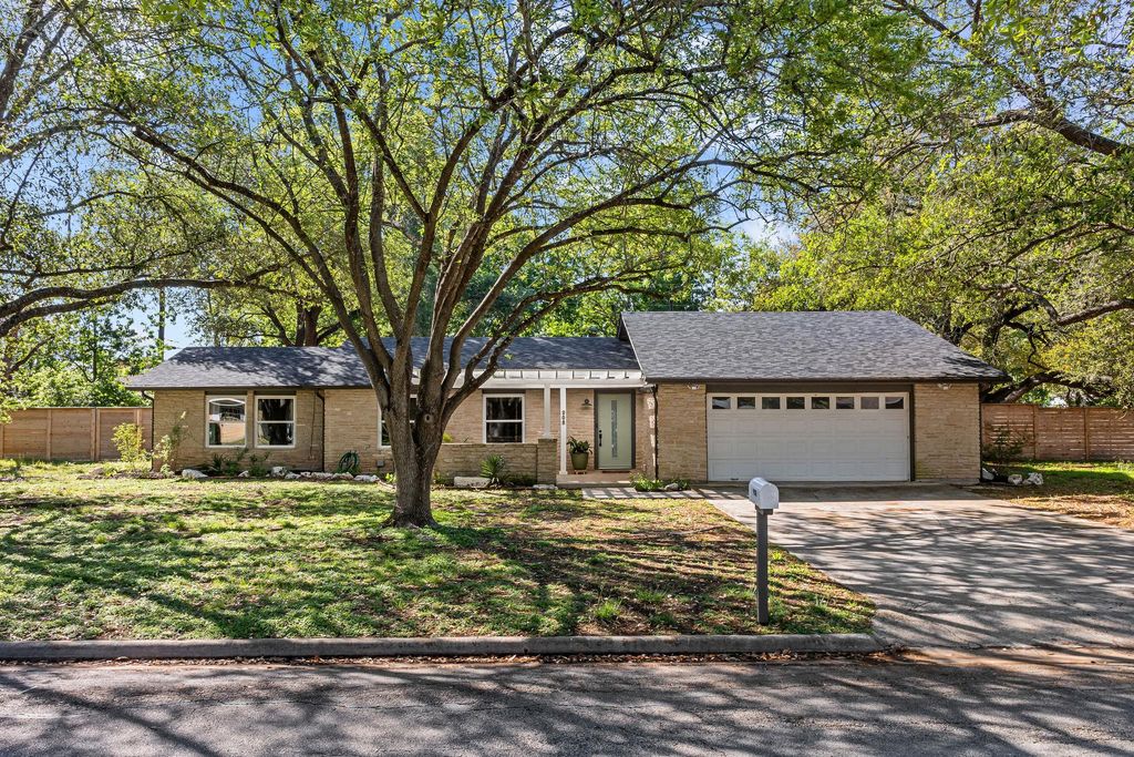 908 Merritt DR, Lockhart, TX 78644