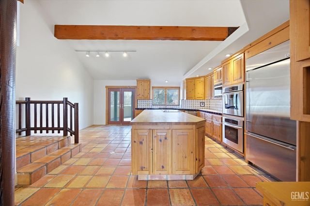 28221 Cumberland Road, Tehachapi, CA 93561