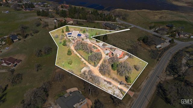 28221 Cumberland Road, Tehachapi, CA 93561
