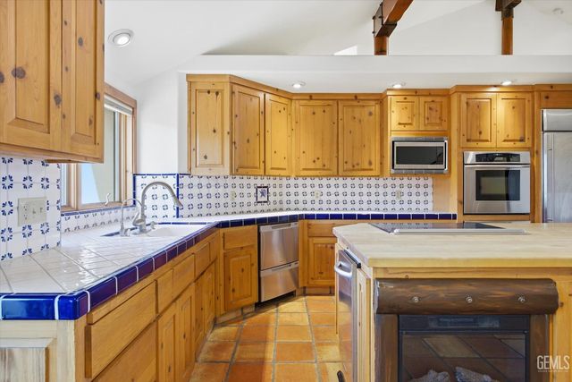 28221 Cumberland Road, Tehachapi, CA 93561