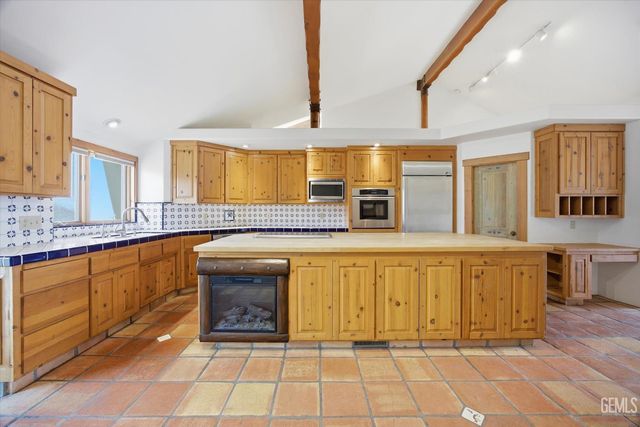 28221 Cumberland Road, Tehachapi, CA 93561